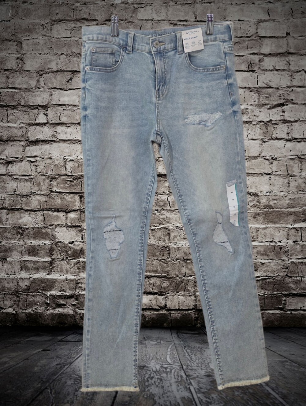 Arizona Jean Company Light Blue Distressed Skinny Jeans for Women.